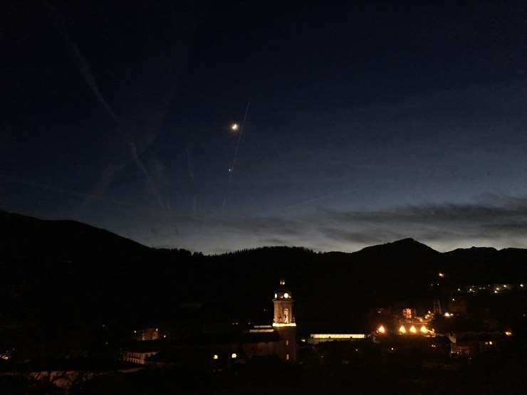 The moon and Venus seen over Oñati